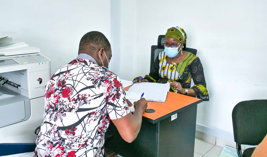 Métro d'Abidjan : les impactés des communes d'Adjamé, de Treichville et du Plateau reçoivent leurs chèques